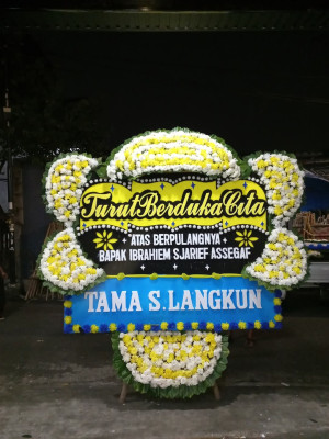 Papan Bunga Duka di Taba Pingin